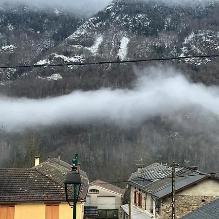Au Coeur De *