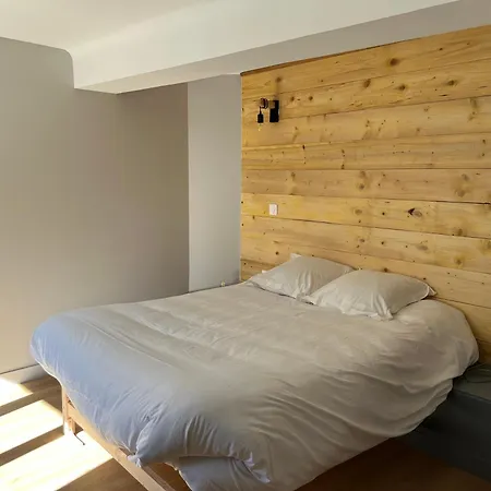 Au Coeur De Perles-et-Castelet