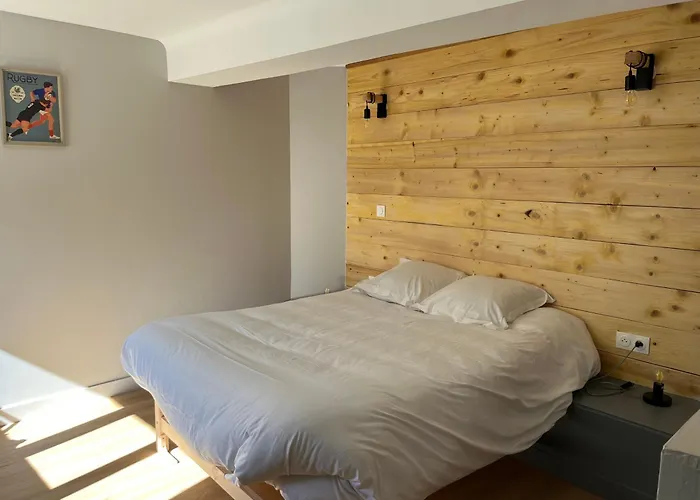 Au Coeur De Perles-et-Castelet